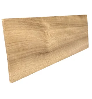 Folheado de madeira Okume 326 mm x 116 mm x 5 mm